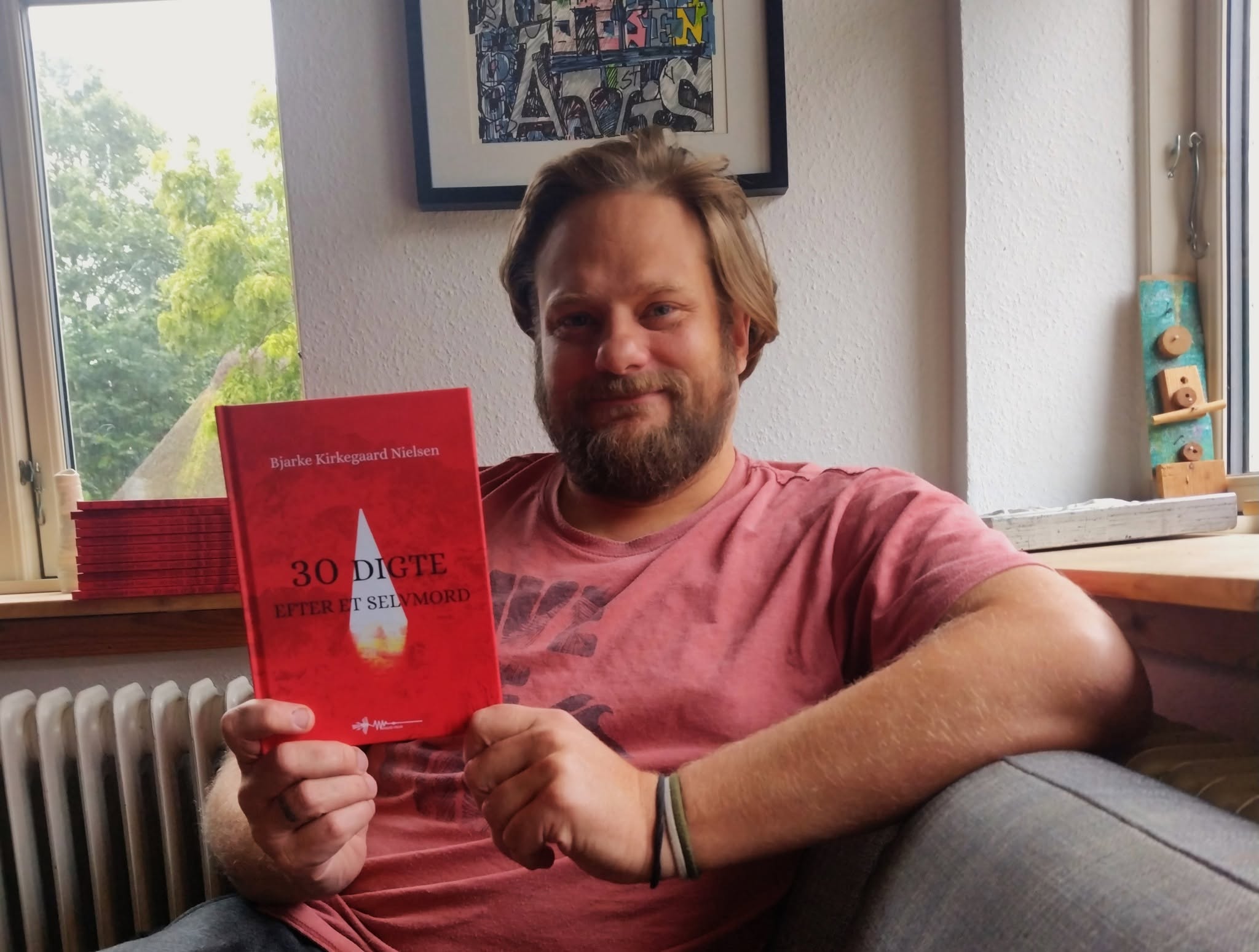 Bjarke med digtsamlingen 30 digte efter et selvmord